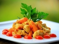 Обжаренная курица с имбирем